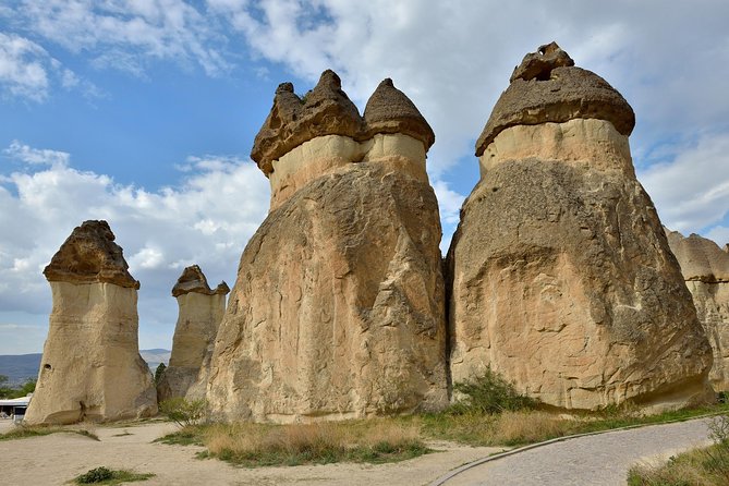 2 Days Red and Green tour - Ürgüp fairy chimneys, carpet weaving patterns, and a Göreme panorama reset