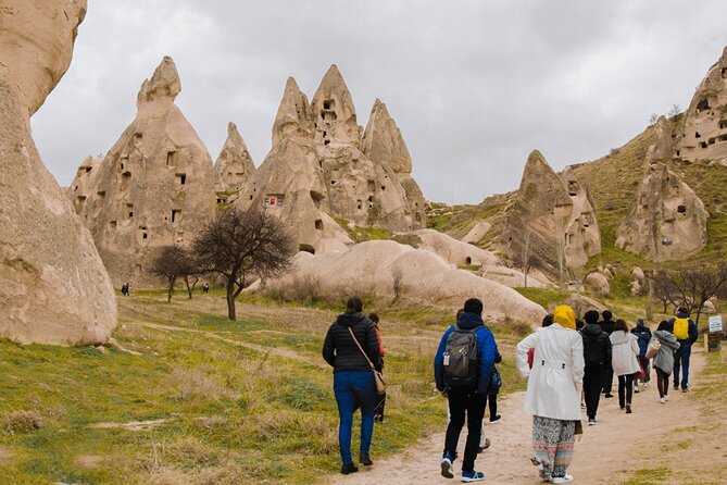 2 Days Red and Green tour - Lunch in Avanos, plus ceramics and Devrent’s “imagination valley”