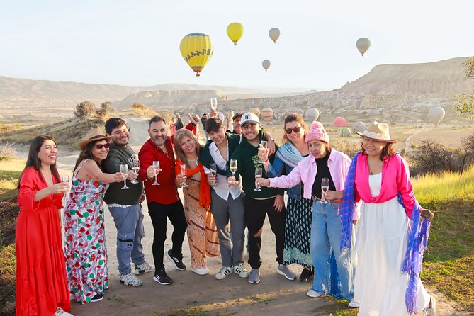 Balloons watching Tour w/ PickUp, Breakfast - Breakfast, Water, and Small Comforts That Keep the Morning Smooth