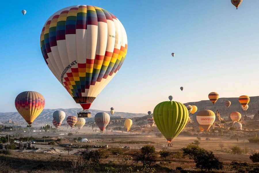 Cappadocia: Blue Tour and Sunrise Balloon Tour - Güvercinlik Doves and the Uçhisar and Ortahisar Castle Views