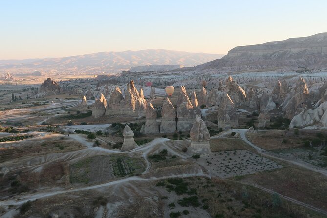 Cappadocia Erciyes Ski Tour And Red Tour 2 days - Uçhisar at the end of the Red Tour: castle views and stone streets