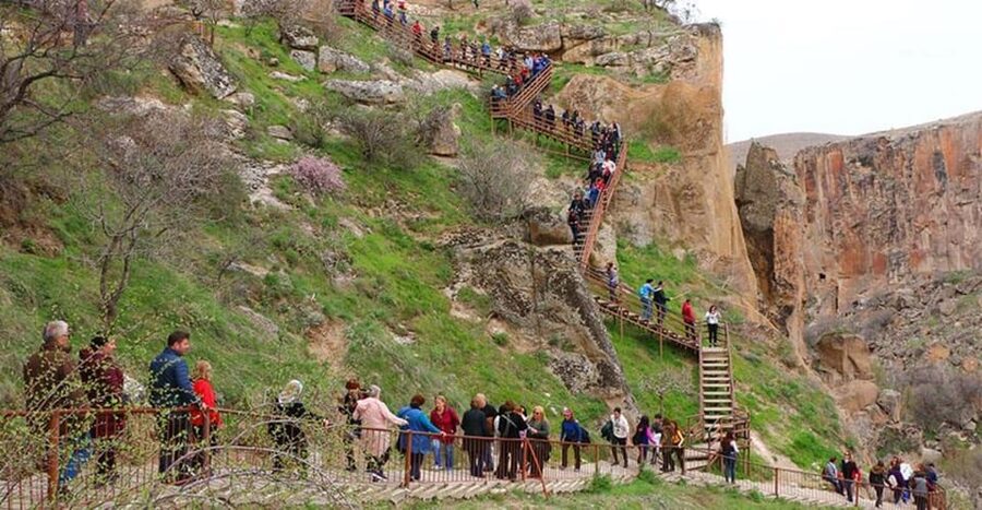 Cappadocia Green Tour - Onyx Workshop stop: a quick stones explanation before the return