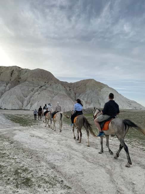 Cappadocia: Horse Riding Tour with Sunrise or Sunset Options - How the Horseback Part Works (Gear, Mounting, and Pace)