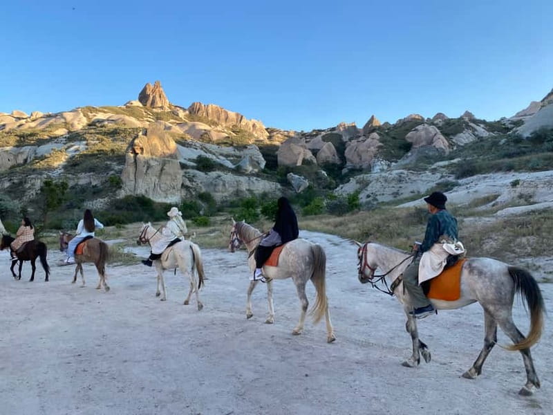 Cappadocia: Horse Riding Tour with Sunrise or Sunset Options - Transfers, Groups, and Accessibility Details That Affect Your Comfort