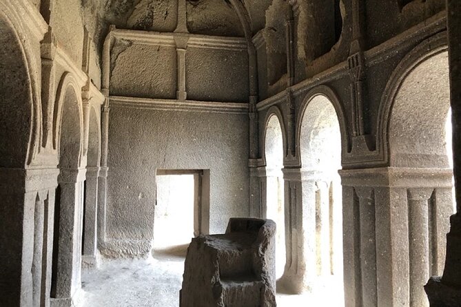 Cappadocia Instagram Half Day Tour - Stop 3: Artemis Cave Suites and That Blue-Eyed Wall Pose