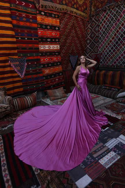 Cappadocia: Photo Shooting With Flying Dress & Carpet House - Where you meet in Göreme, and how pickup affects your schedule