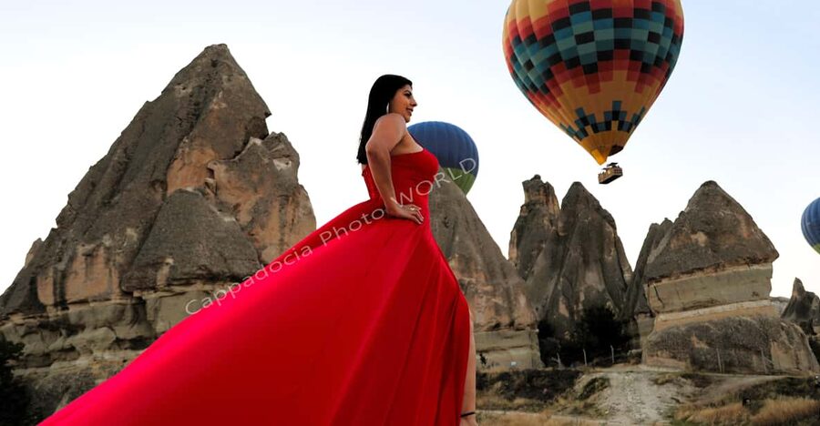 Cappadocia Photoshoot with Flying Dress - How the balloon-following route changes your photos