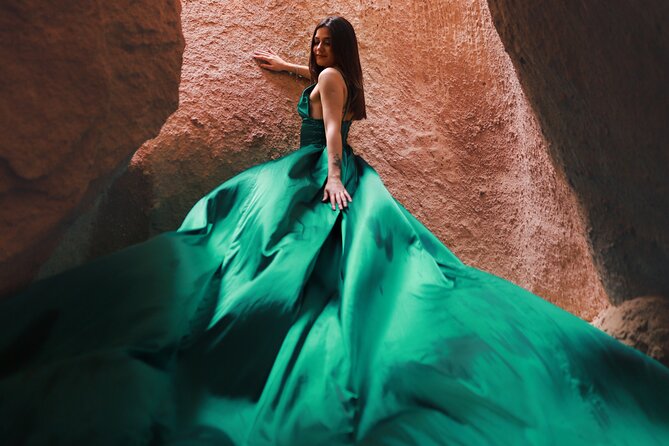 Cappadocia Private Photo Shoot with Flying Dress & Hotel Pickup - Why a Flying Dress Photo Shoot in Göreme Works So Well