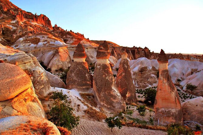 Cappadocia Red Tour With Open Air Museum And Expert Tour Guide - Avanos Lunch Break: Open-Buffet Food That Helps the Rest of the Day