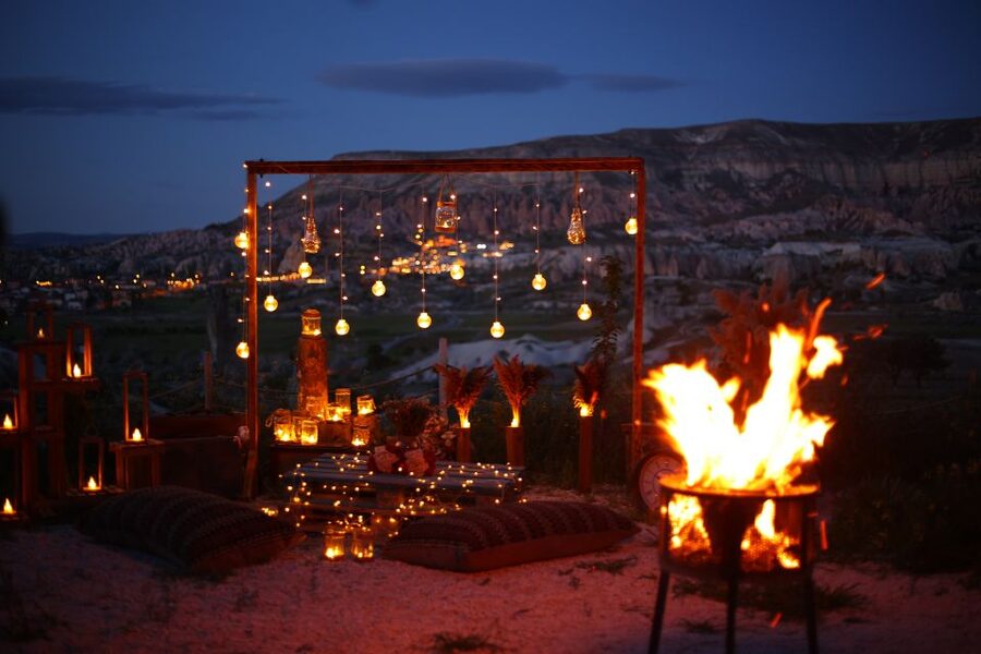 Cappadocia: Romantic Concept Dinner in the Valley - What to bring so the magic stays comfortable