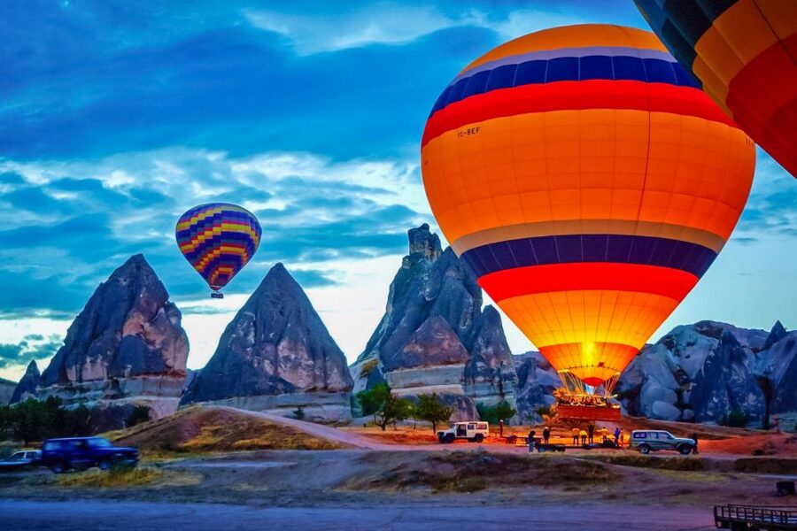 Cappadocia: Sunrise Hot Air Balloon, Göreme & Fairy Chimneys - Getting picked up: Mercedes-Benz Sprinters and the early morning rhythm