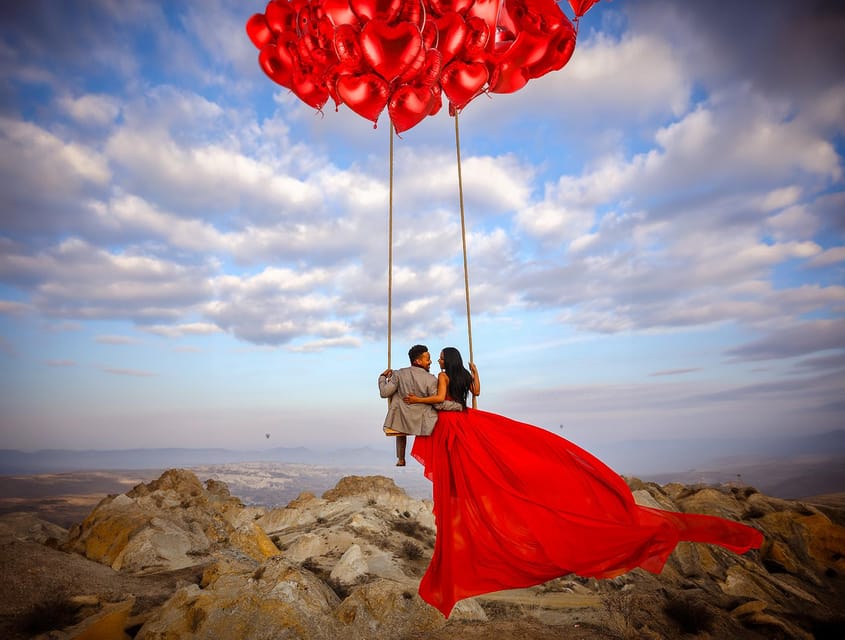 Cappadocia: Taking photo with Swing at hot air balloon view - The actual swing photo shoot, step by step