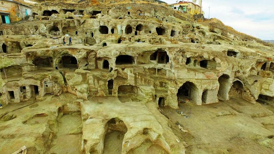 Cappadocia: Underground Cities Skip-the-Line Tour with Lunch - Ortahisar Castle town: the rock fortress and real streets