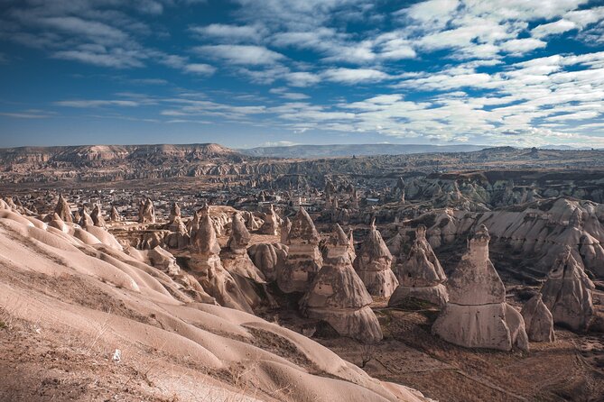Deluxe & Private Basis - Cappadocia's Essentials - in one day - Göreme Open Air Museum and Karanlık Kilise without the guesswork