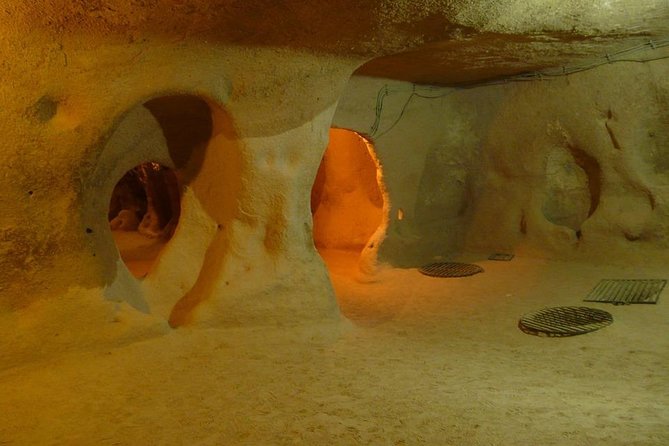 Full Day Daily Cappadocia Tours - Stop 1: Ürgüp at Twilight for Three Beauties Photos