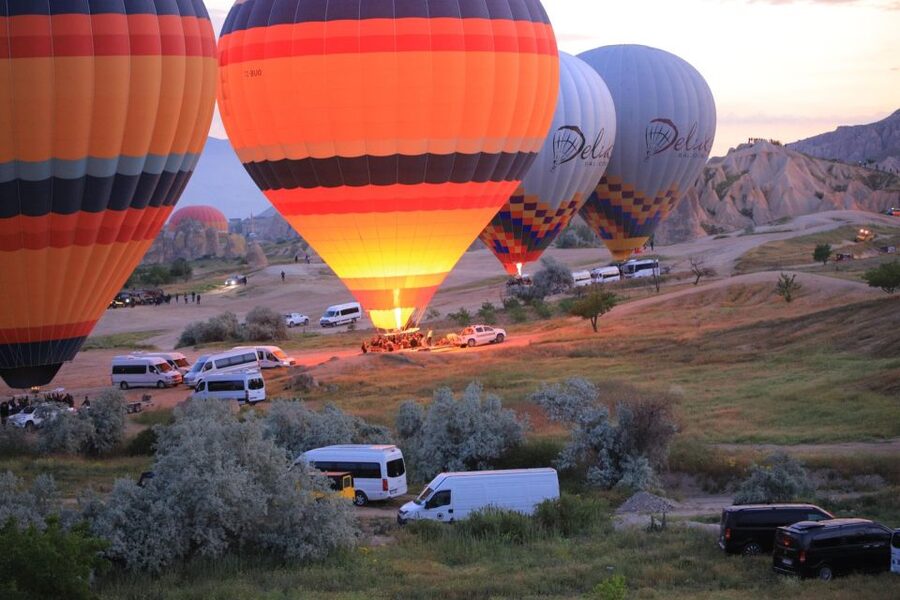 Göreme: Luxury Hot Air Balloon Flight in Göreme Valleys - What the 1-hour flight feels like overhead