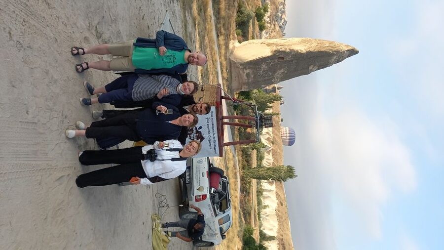 Göreme: Luxury Hot Air Balloon Flight in Göreme Valleys - Group size and comfort, what to expect in the basket