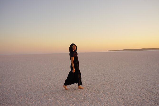 Private Salt Lake Sunset Tour with Photos & Snacks - Your guide and the photo side of the tour (Asim and Hudai stand out)