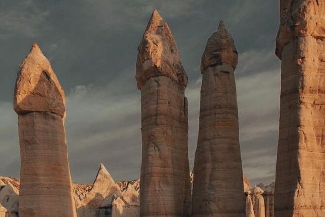Small Group Red Tour - Uchisar Castle and Uchisar Panorama in Your First 30 Minutes