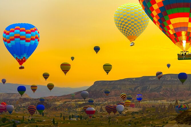 Watching Balloons on Cappadocia Sky(People Have Fear of Heights) - Watching From the Minibus: More Balloons, Less Waiting